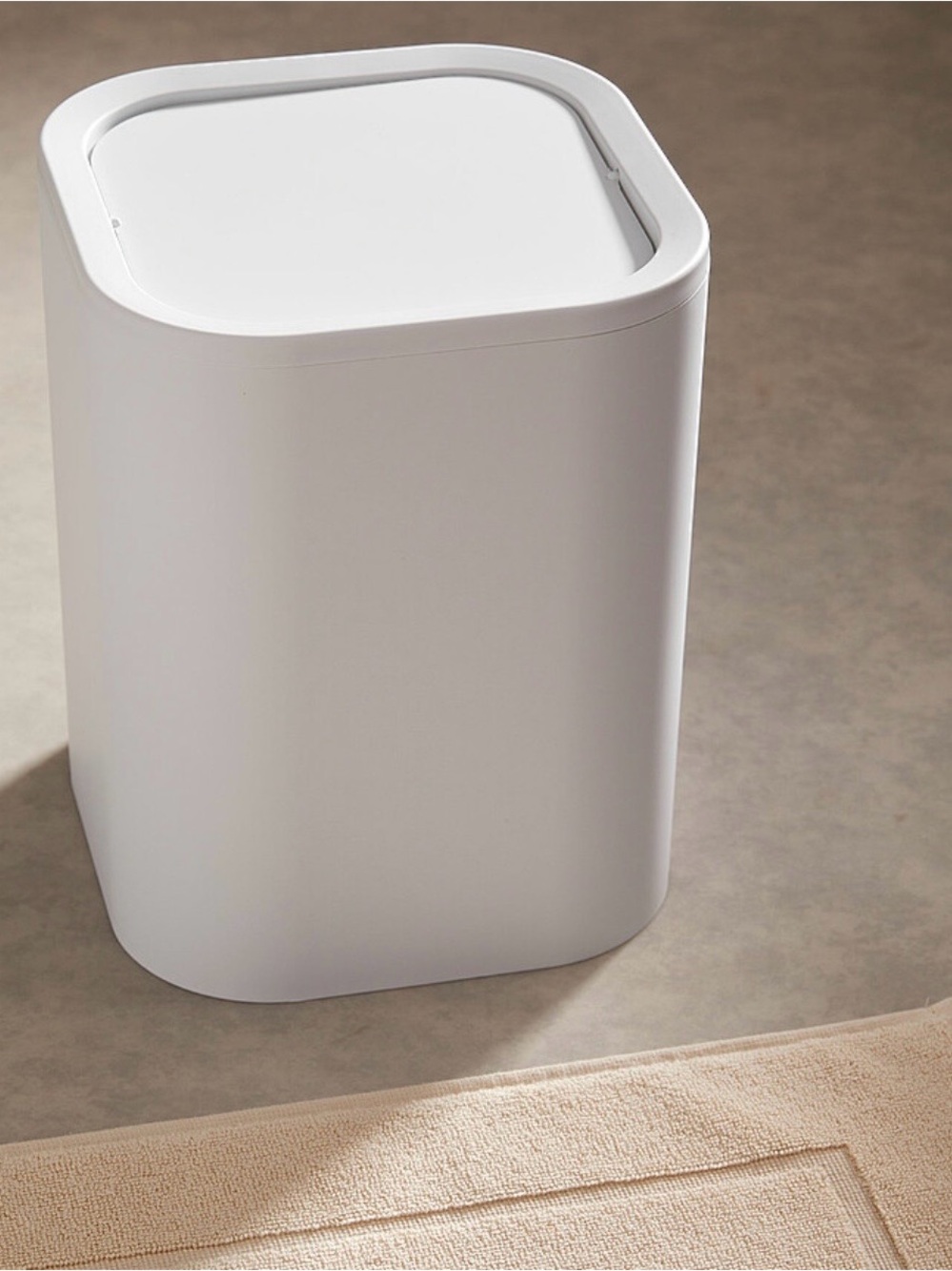 Minimal White Plastic Mat Waste Bin